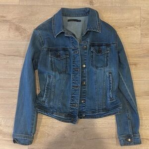 PrAna Dree denim jean jacket cropped denim pockets button collared. Size Small